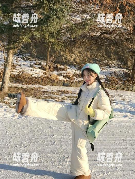 155.fun 苹果版155.fun:让黑料飞一会儿,别眨眼!瞧瞧那些藏不住的瓜!