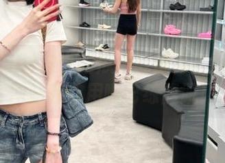谁说吃瓜不能健身？166.run网站教你用嘴巴练腹肌！