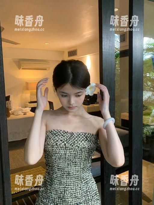 17c吃瓜 别眨眼!“17c吃瓜”视频在等你探班,谁在瓜里洒下了诗意的泪水?