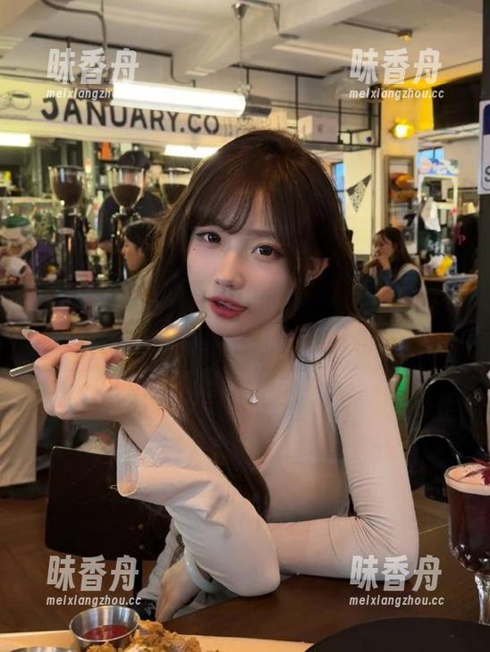 17吃瓜网 想知道你的偶像八卦?17吃瓜网直达隐藏的丑闻和真相!