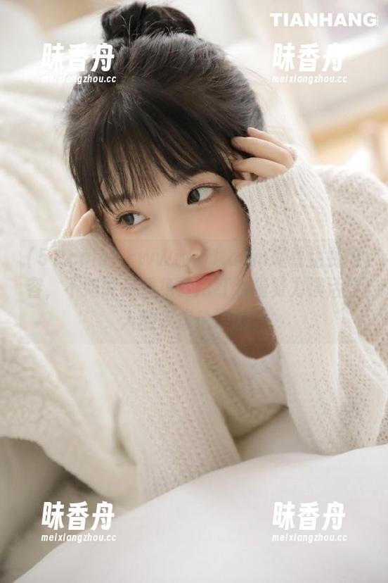 上www.51.com观看免费内容，不如说是看免费网红戏精努力演活厘人的家庭伦理剧。