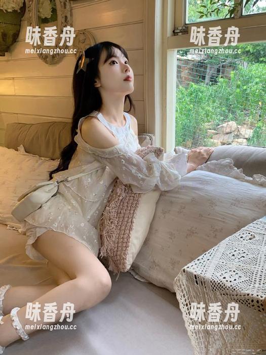 51.com 看官,快来51.com官网,今天的瓜特别好,快来尝尝嘛!