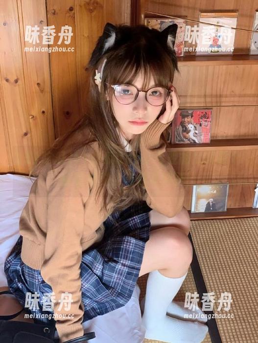 51吃瓜 51吃瓜app,今晚的瓜就像个惊喜派对,等你来揭开!
