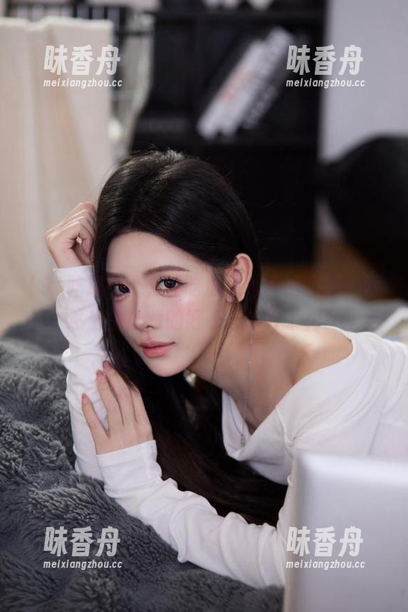 91吃瓜中心 91吃瓜中心网站的瓜,竟然生生把我的好奇心炸开了花!