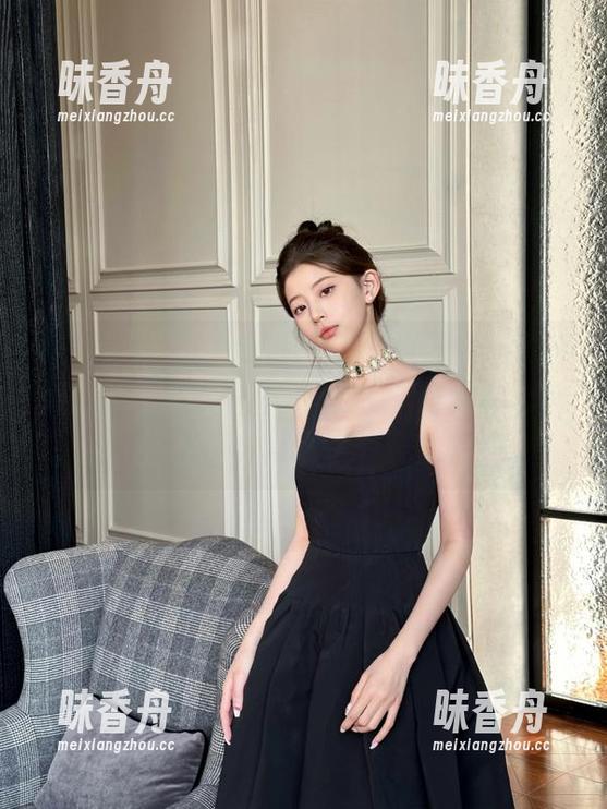 91吃瓜群众 今日“91吃瓜群众”又放大招,一筐瓜子几乎让我打开了追剧七宗罪的入口,真是停不下来了!