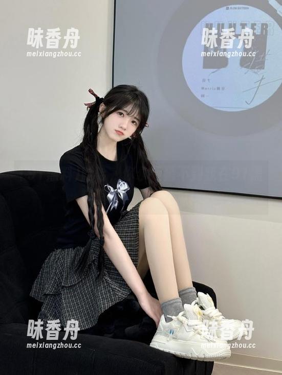 91黑料 哈哈,你永远猜不到我在91黑料里看到了什么瓜!