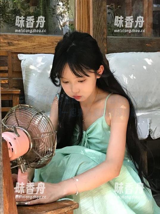 ccgg 吃瓜不止是个姿势,在ccgg51.ct网站上咱们一起来探索瓜的深度啊!
