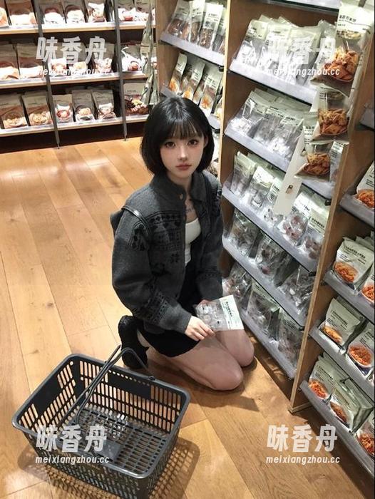 跟着“www.黑料”网址看热闹！你绝对想不到的八卦揭秘来啦！