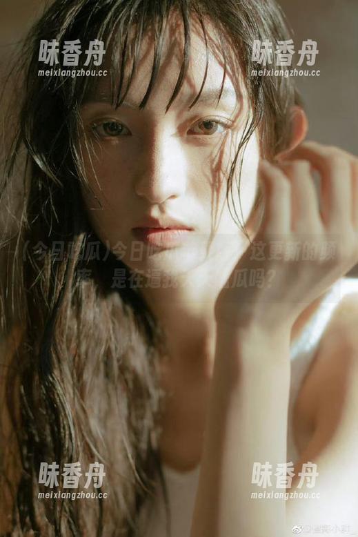 今日吃瓜 今日吃瓜苹果版:这更新的频率,是在逼我天天嗑瓜吗?