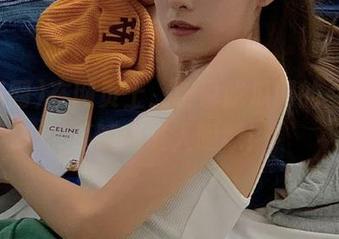 在网页上，听说吃瓜网的必看大瓜瞬间吸人眼球！
