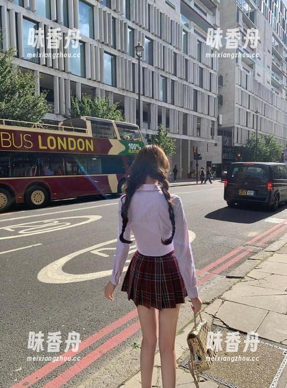 滑进吃瓜网首页，开启你的瓜果奇谈旅程！