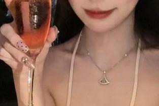 91黑料不打烊官网：每日推送，让你在坏心情中寻得一丝快感。