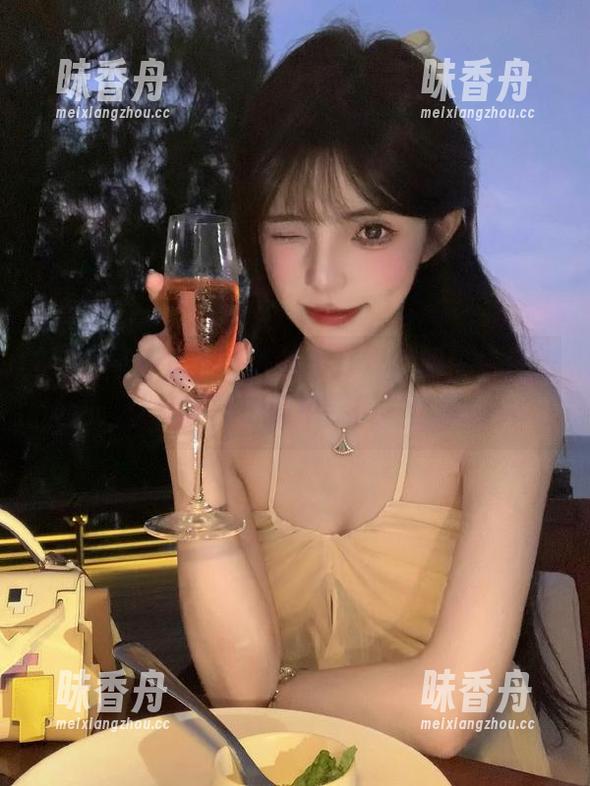 黑料不打烊 91黑料不打烊官网:每日推送,让你在坏心情中寻得一丝快感。