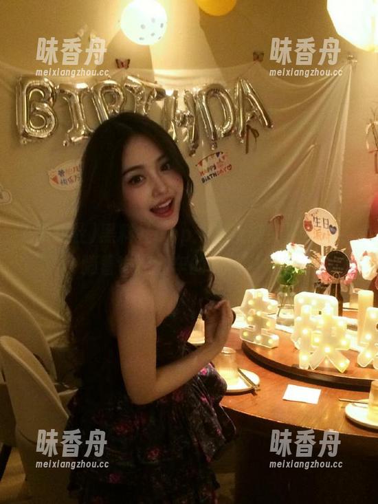 黑料社app：半夜刷突然发现，躺着也能翻车的惊悚八卦！