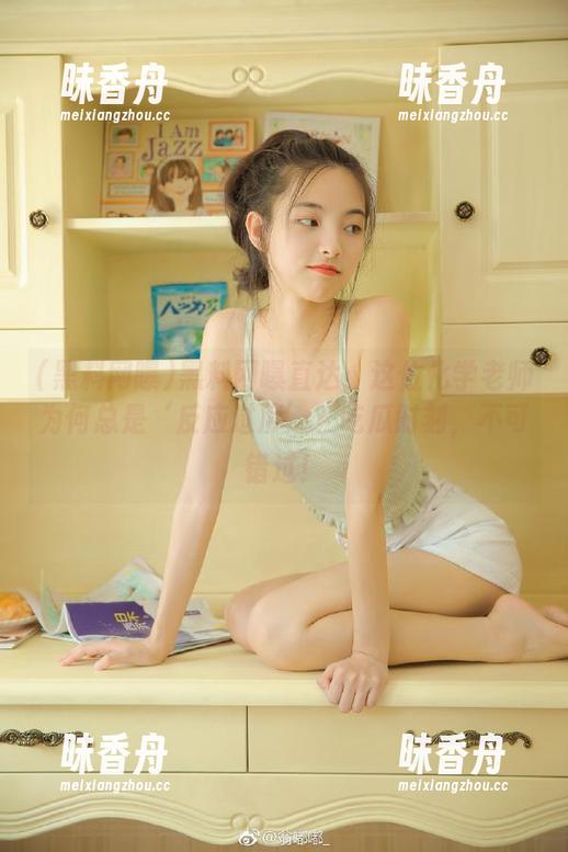 黑料网曝 黑料网曝直达:这位化学老师为何总是‘反应过度’?吃瓜时刻,不可错过!