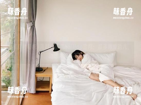 黑料老司机 黑料老司机heiliao官网:瓜多得没边儿,边吃边聊停不下来!